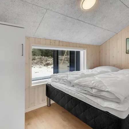 Holiday home 4 Bedroom Awesome In Romo *