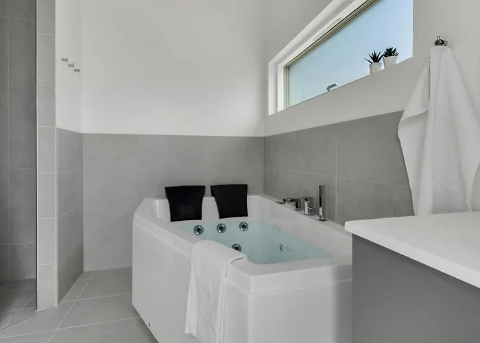 4 Bedroom Awesome In Romo * Romo